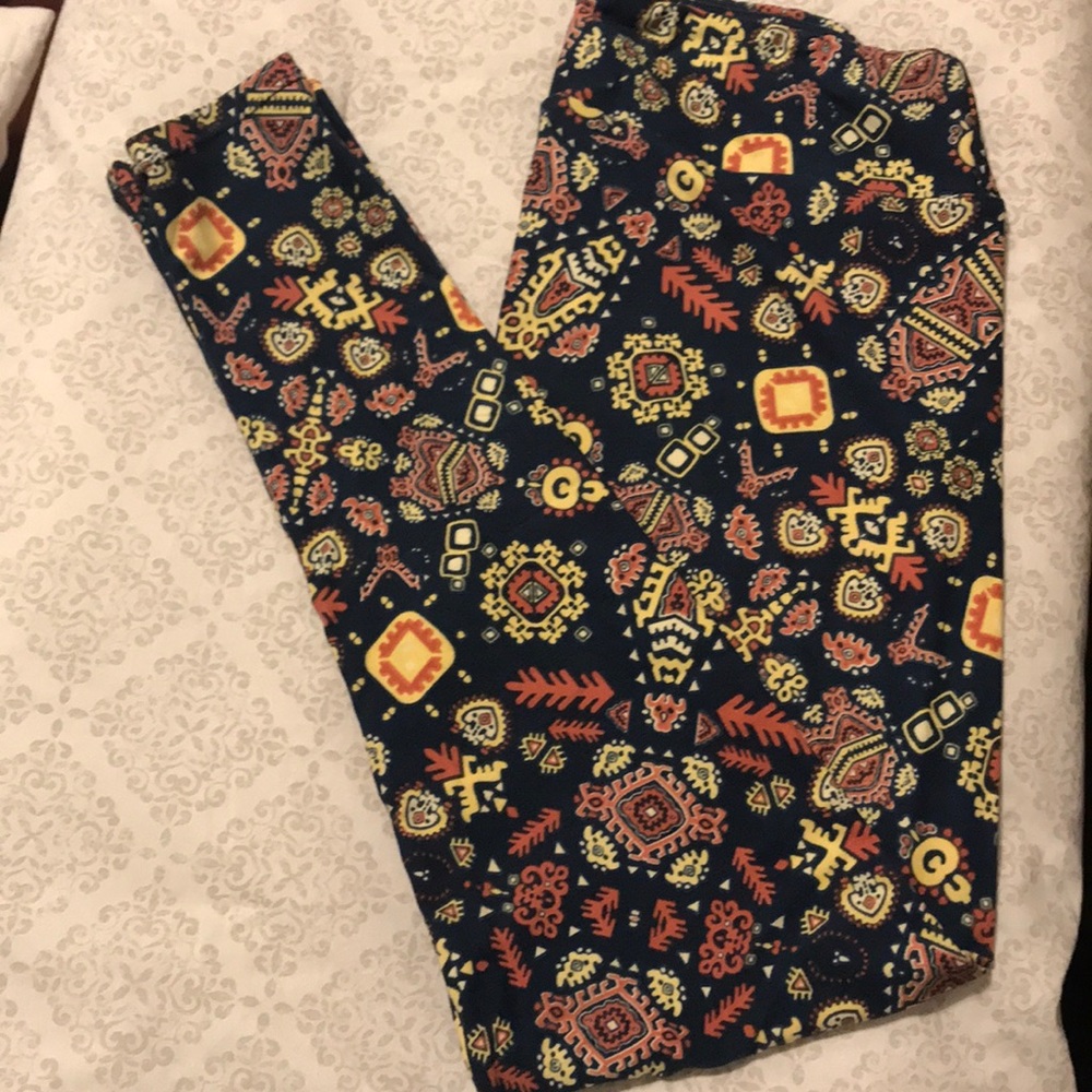 ***SALE***LulaRoe Leggings, size tall & curvy.